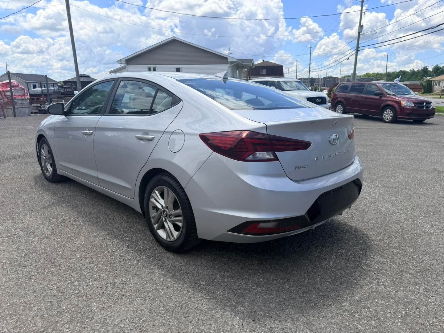 Hyundai Elantra 2020 - Image 3