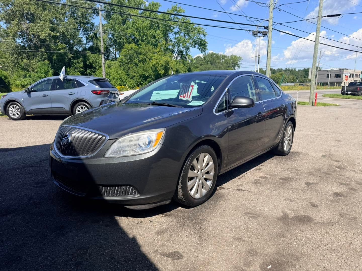 Buick Verano 2017 - Thumbnail 2