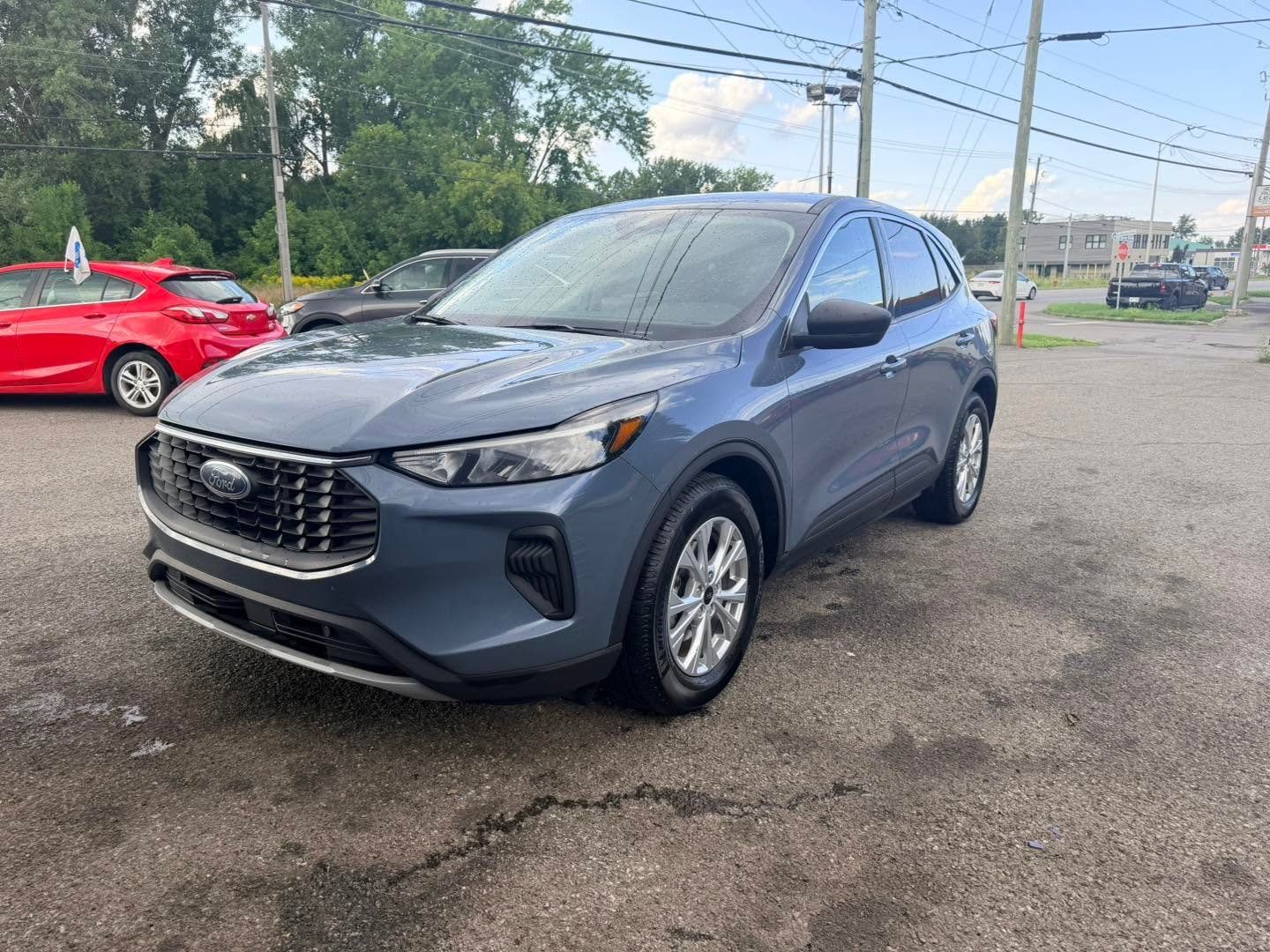 Ford Escape 2023 - Thumbnail 1