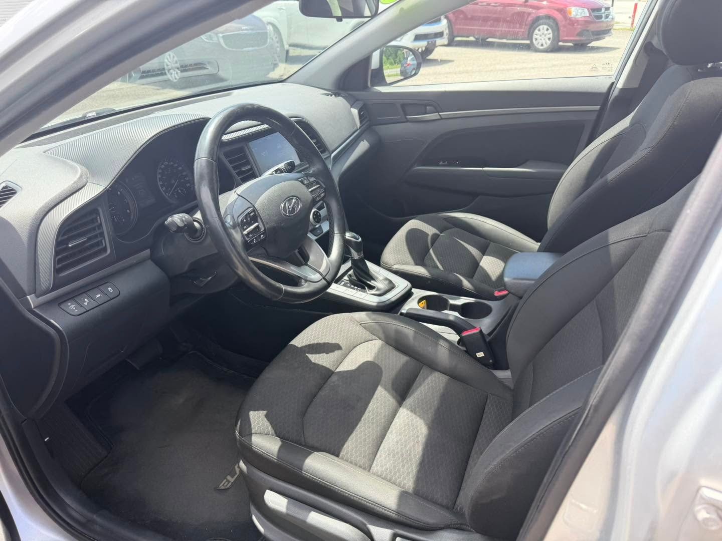 Hyundai Elantra 2020 - Thumbnail 5